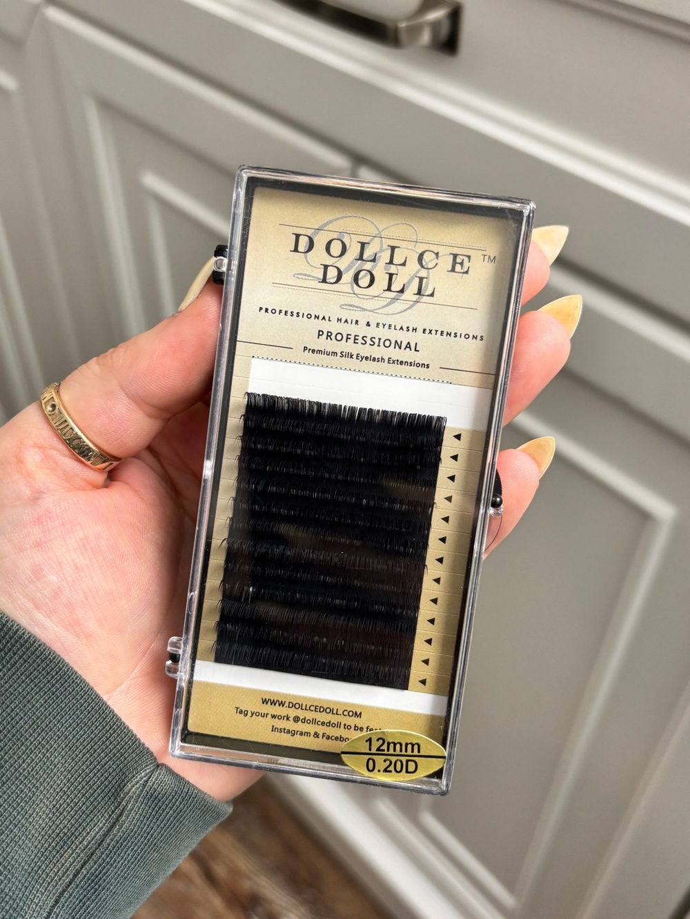 Dollce Doll Professional Eyelash Extensions Premium Silk .20 D 12mm